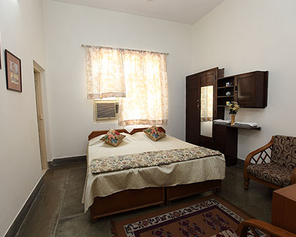 Delhi Parsi Dharamshala-Deluxe Room