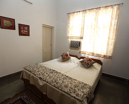 Delhi Parsi Dharamshala-Deluxe Room